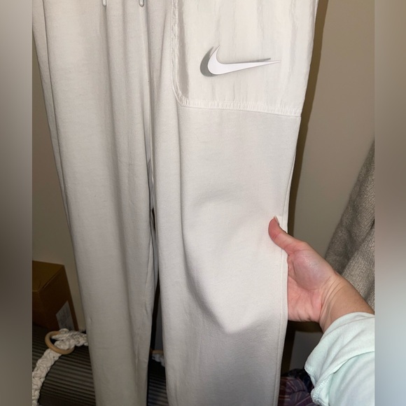 NWT white Nike joggers - Picture 6 of 6